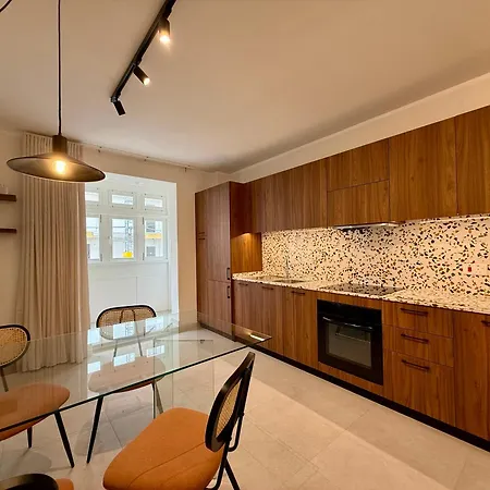 Apartment Juliet Residence, 2 , Your Away From In By Sf Homes