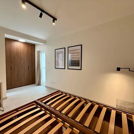 Apartment Juliet Residence, 2 , Your Away From In By Sf Homes *
