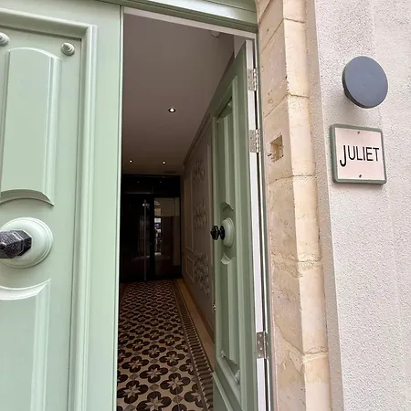 Apartment Juliet Residence, 2 , Your Away From In By Sf Homes *