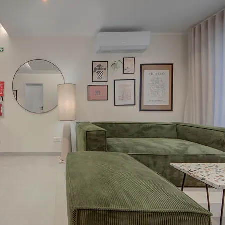 Juliet Residence, 2 , Your Away From In By Sf Homes Apartment