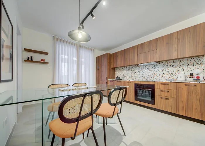 Juliet Residence, 2 , Your Away From In By Sf Homes Apartament *