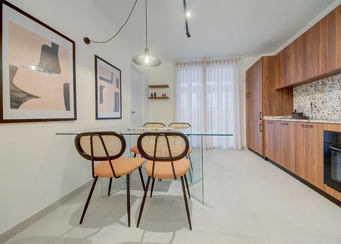 Apartament Juliet Residence, 2 , Your Away From In By Sf Homes *