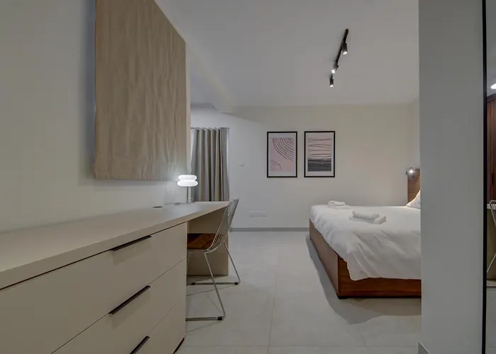 Apartament Juliet Residence, 2 , Your Away From In By Sf Homes Gzira